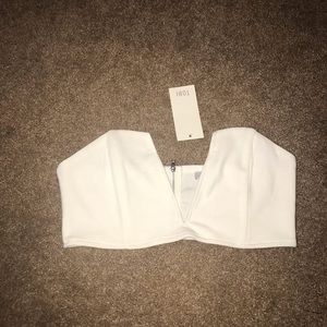 Whit Crop Top